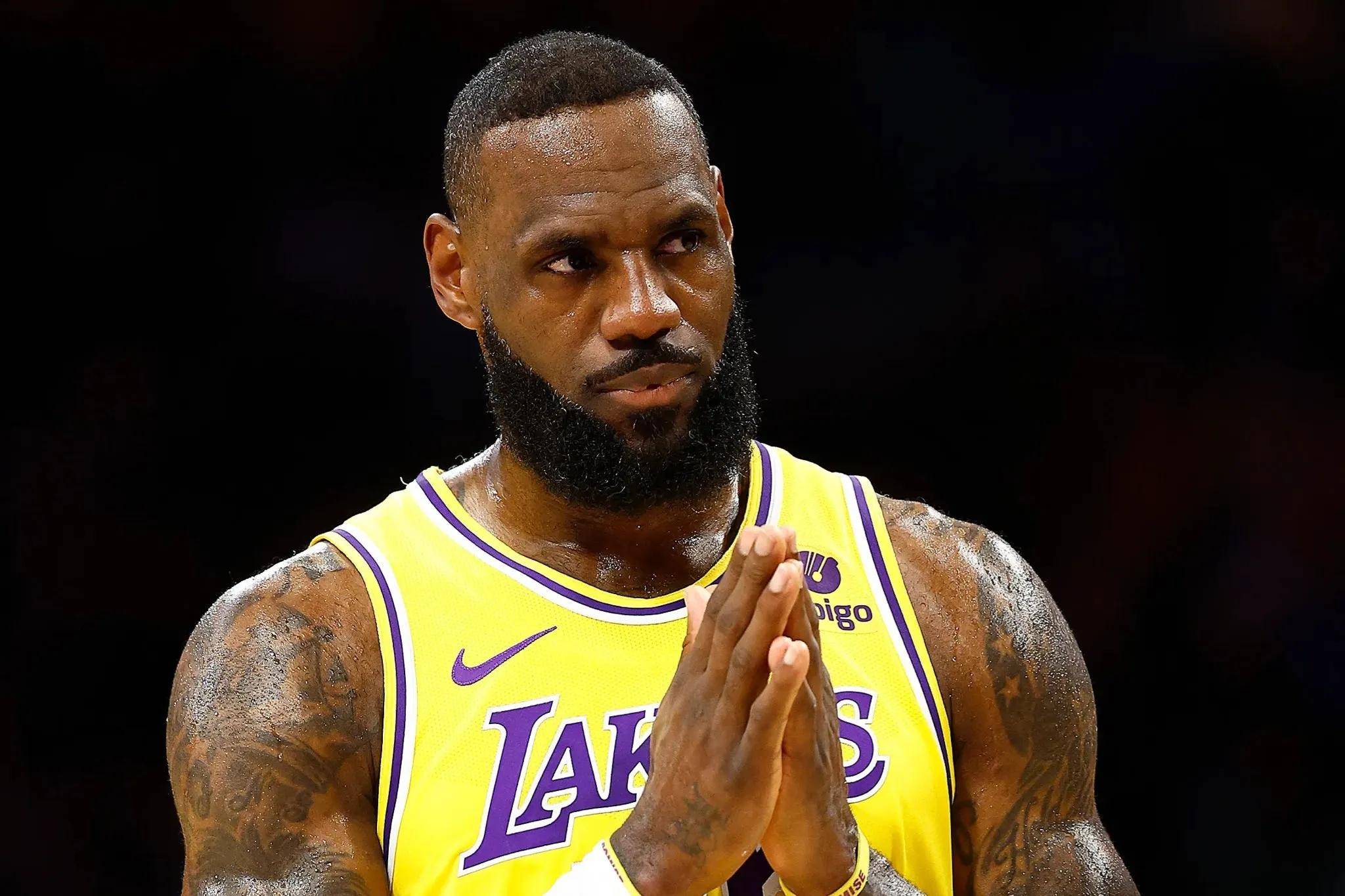 奇异果体育-詹姆斯赛事官方发布逆转新规，美国队争议不断！的简单介绍