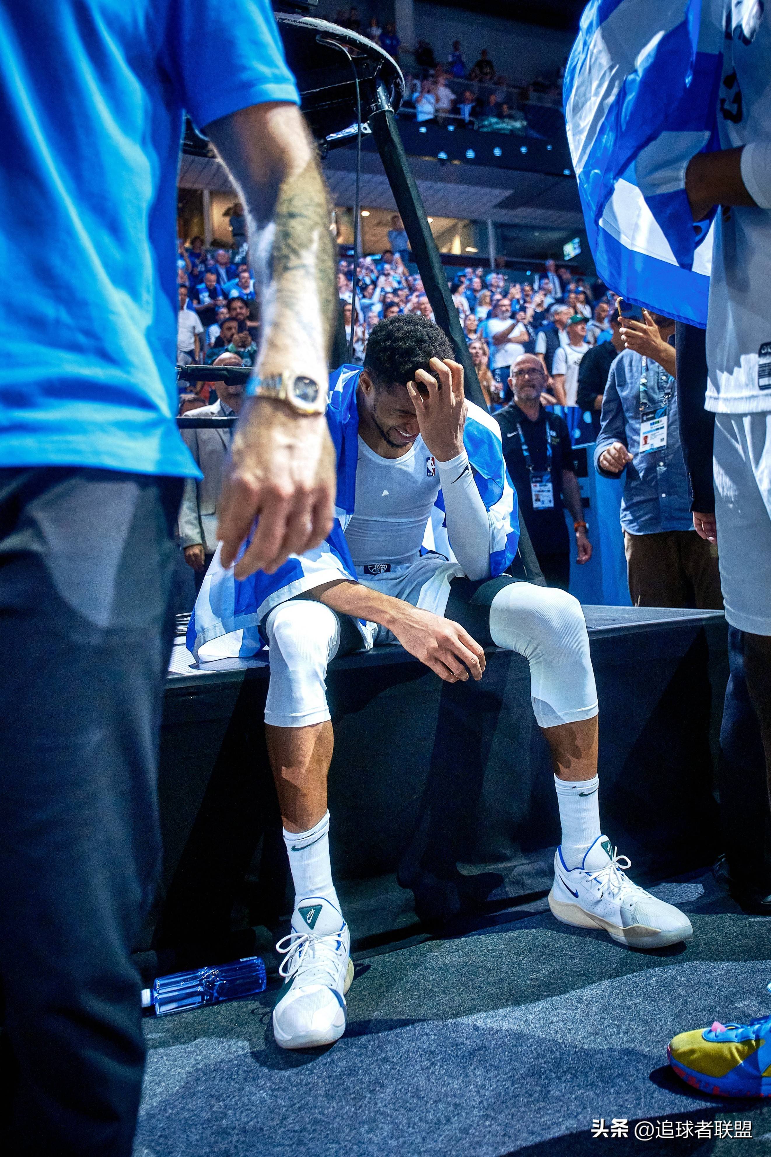 奇异果体育-字母哥连续十五场比赛得分超过势不可挡，雄鹿挑战极限！的简单介绍