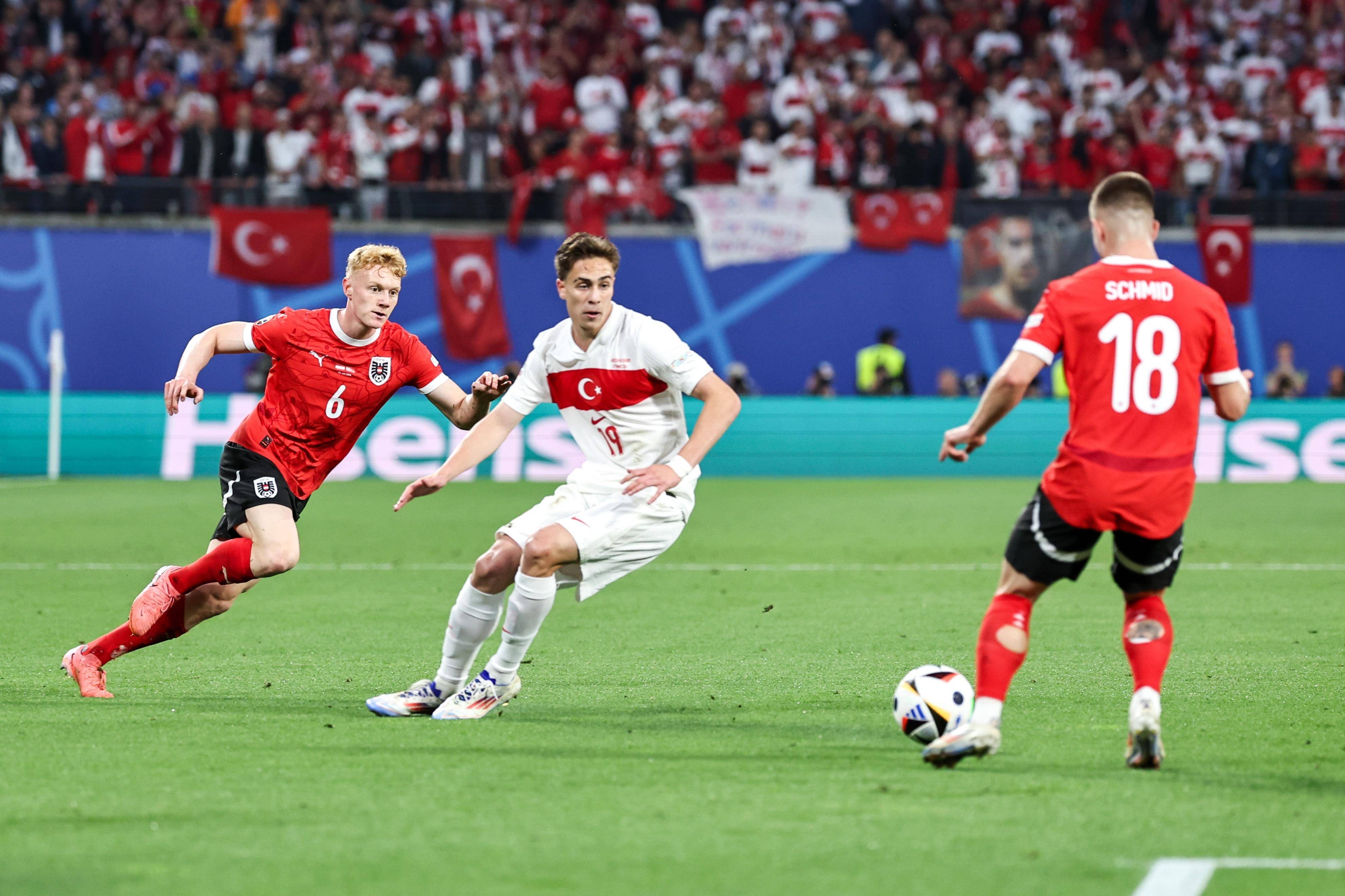 西亚卡姆关键节点突破纪录,西班牙队带队取胜!的简单介绍 西亚卡姆关键节点突破纪录,西班牙队带队取胜!的简单介绍